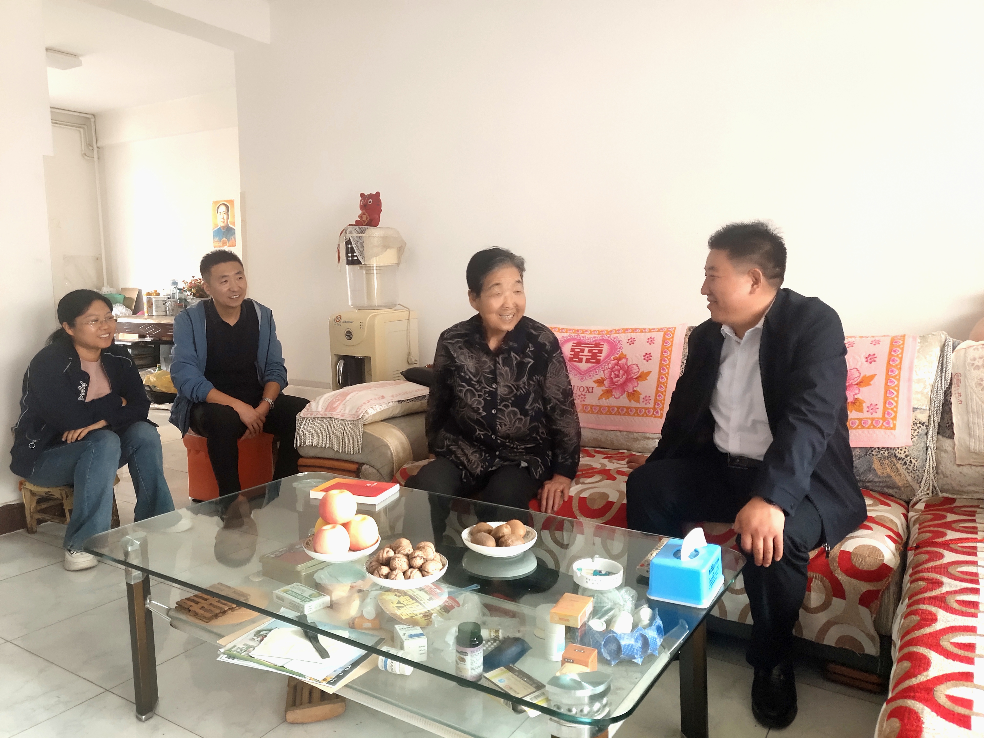 朱強走訪慰問豐收公司烈士遺屬